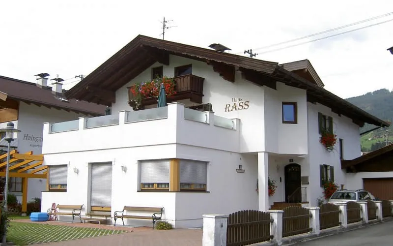 hausaussen1.jpg